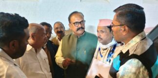 बाळा जगताप काँग्रेस पक्षाचे कोणतेही पदाधिकारी नसून एबी फॉर्म त्यांच्याकडे आले कसे? काँग्रेस पक्षाच्या यादी मध्ये बाळा जगतापच्या पत्नीच नाव नव्हतं मग पक्षाचा एबी फॉर्म आला कुठून?